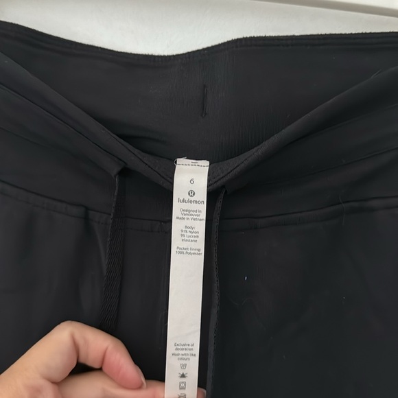 Lululemon Skinny Jogger Pant - Size 6 - Picture 3 of 3